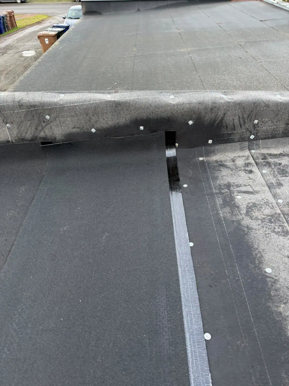 Seam detail at the edge