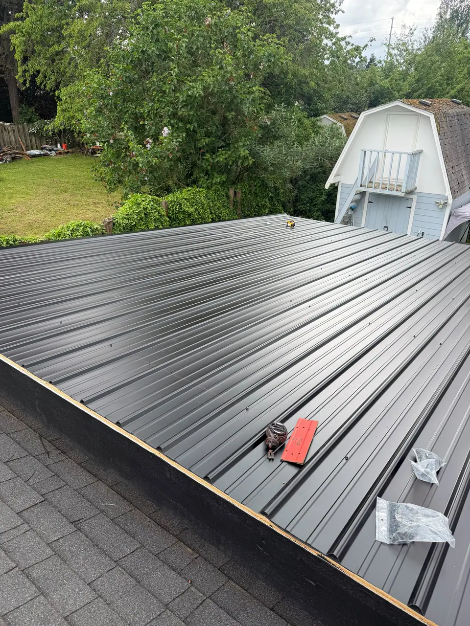 Panels finished to the edge